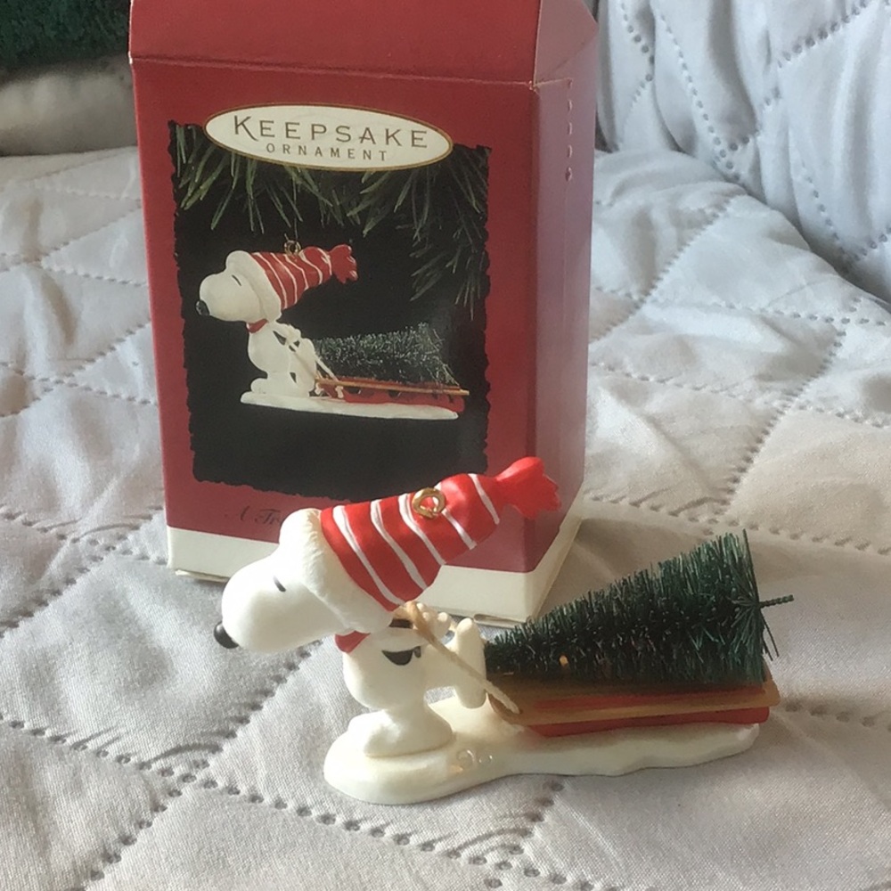 Keepsake Ornament A Tree for Snoopy. New in box. 1996